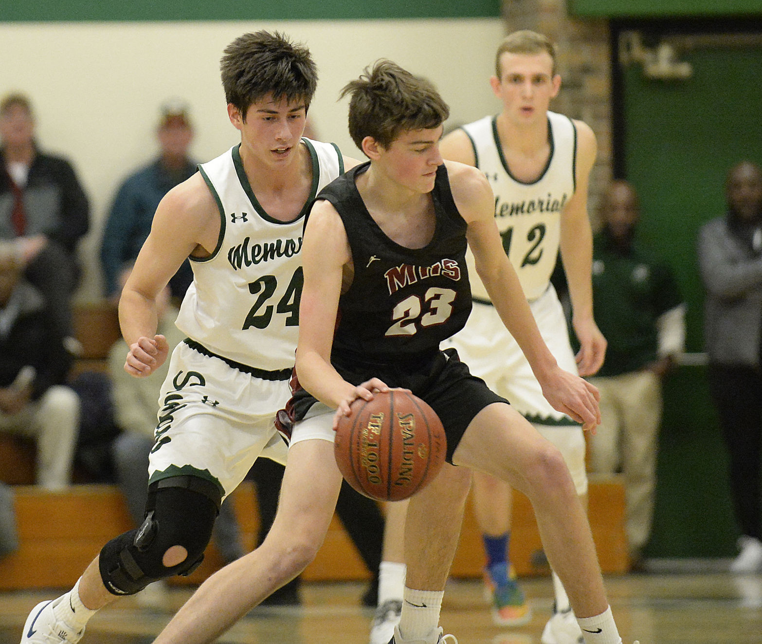 Middleton-at-Madison-Memorial-Wisconsin-boys-high-school-basketball-02-H6A0487-12202019203853 (copy)